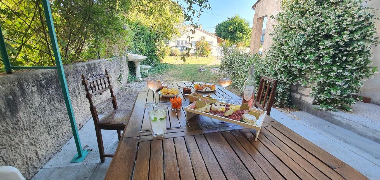 Interlude Villa LʼIsle-sur-la-Sorgue Buitenkant foto